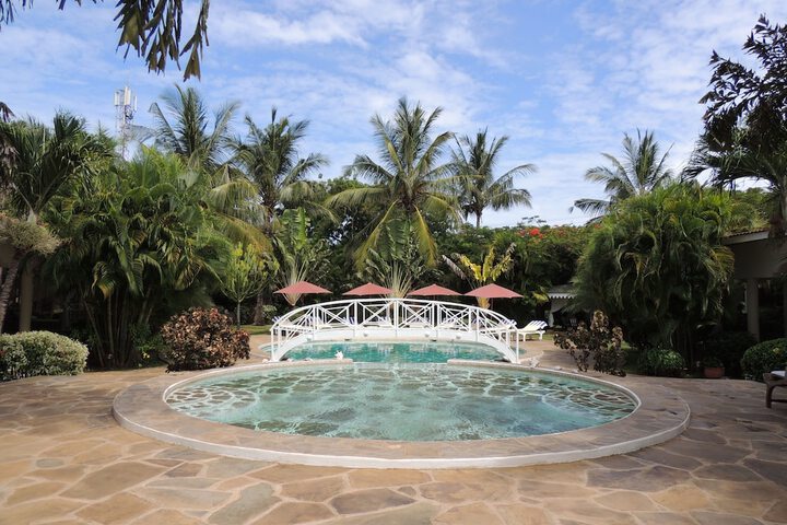 Pool 33 of 50
