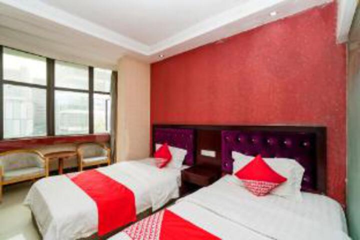 Room 9 of 11