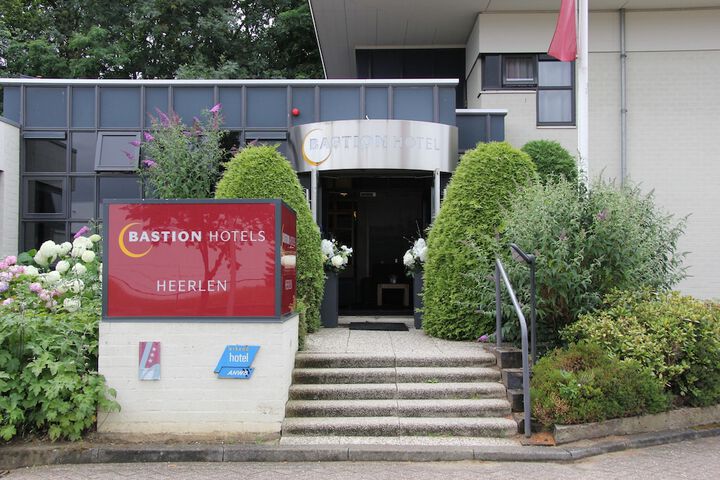 Hotel Entry