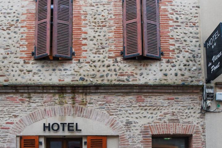 Hôtel du vieux pont in Mazeres