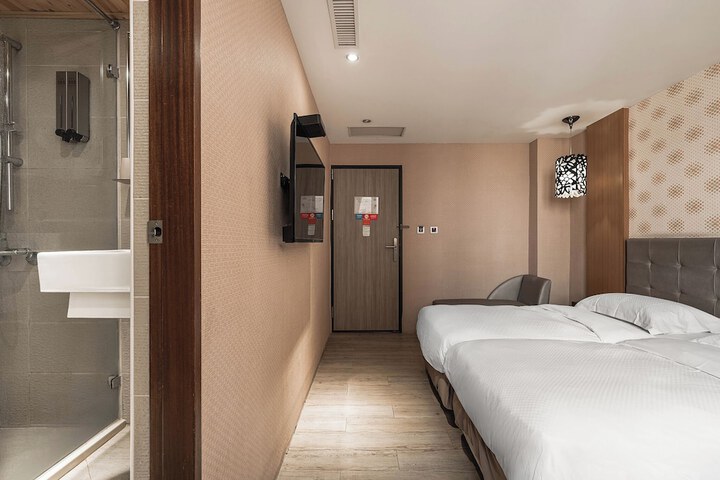 Room 29 of 65