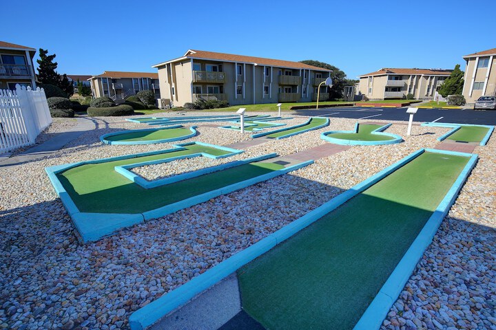 Mini-golf