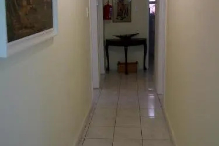 Room 10 of 17