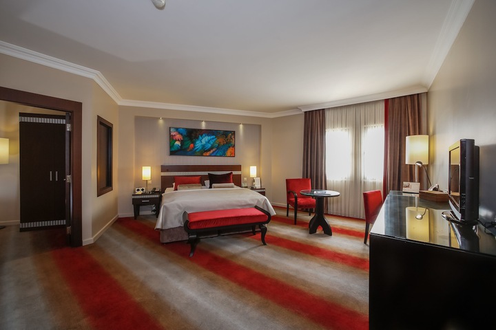 Room 19 of 204