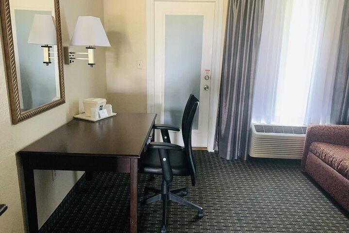 Room 12 of 20