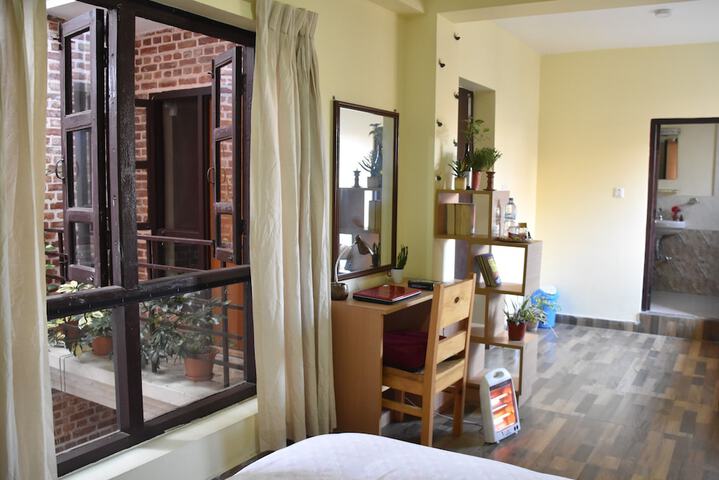 Room 15 of 48