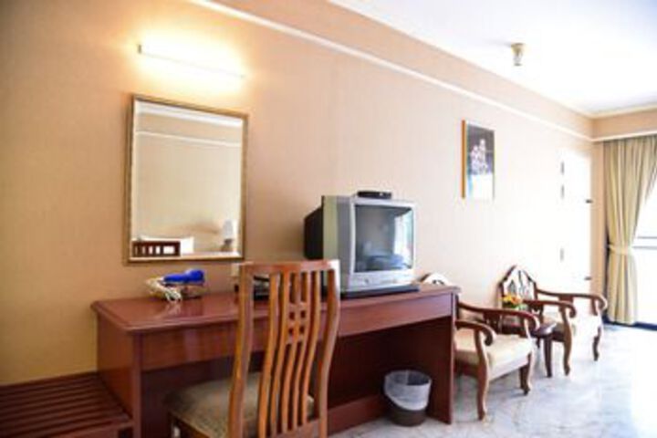 Room 22 of 37