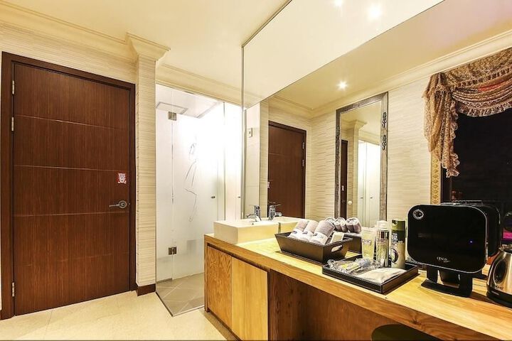 Room 16 of 57