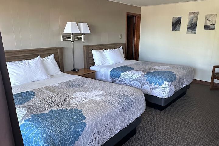 Room 10 of 48