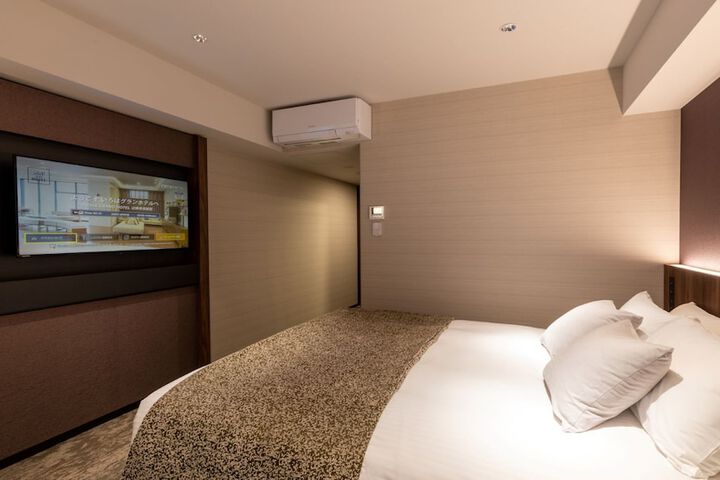 Room 8 of 40