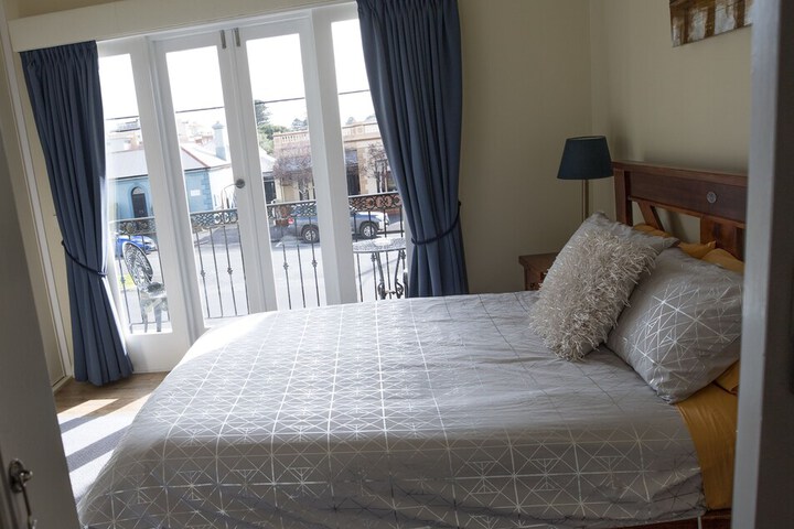 Room 2 of 44