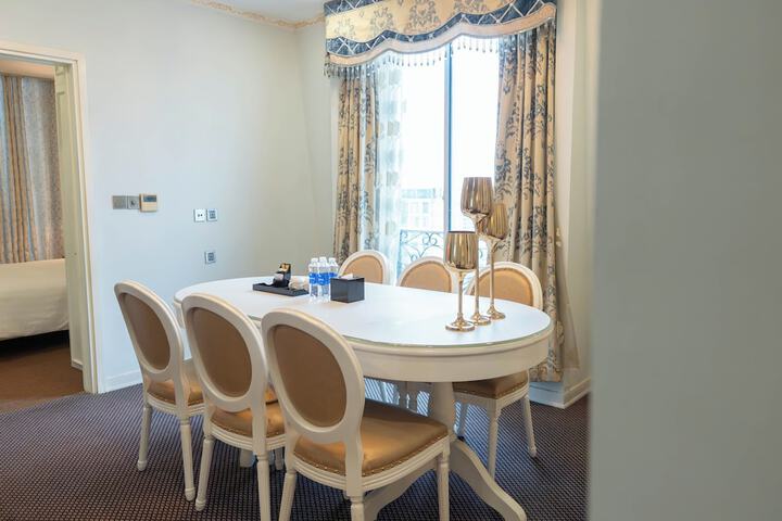 Room 62 of 184