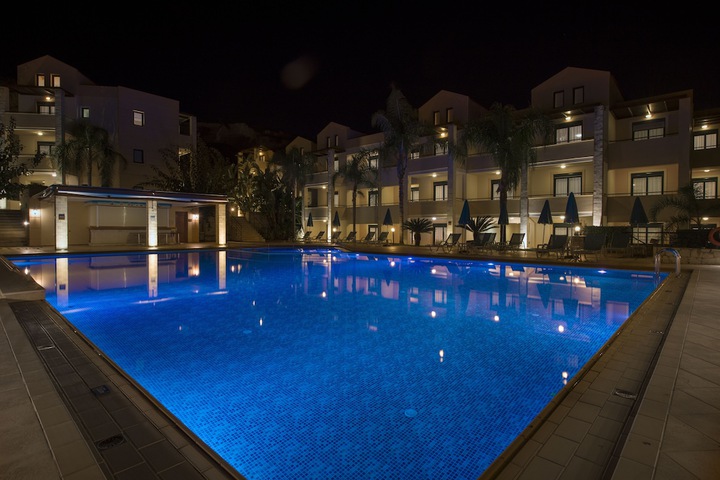 Hotel Pool