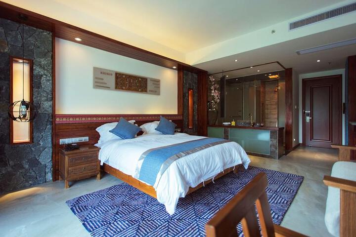 Room 43 of 111
