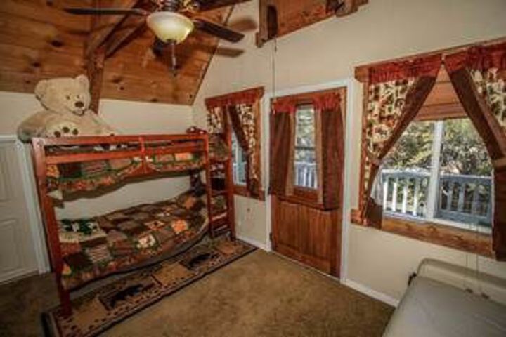 Lazy Moose N Bear 1596 3 Br Home by RedAwning