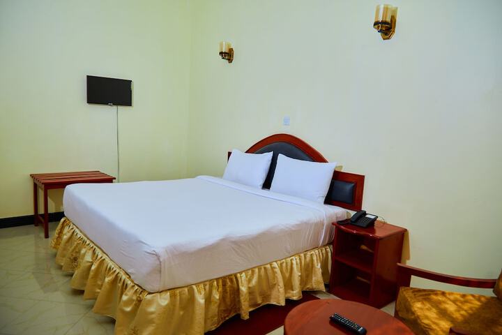 Room 9 of 31