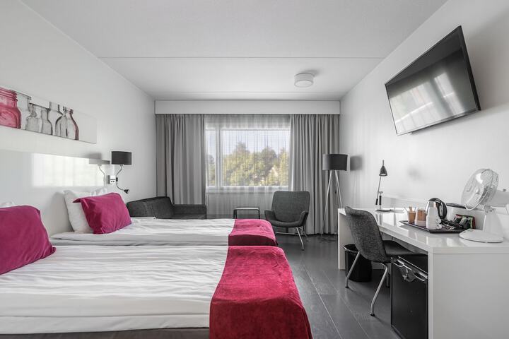 Room 16 of 43