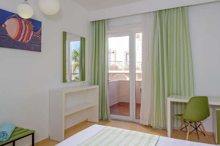 Room 7 of 73
