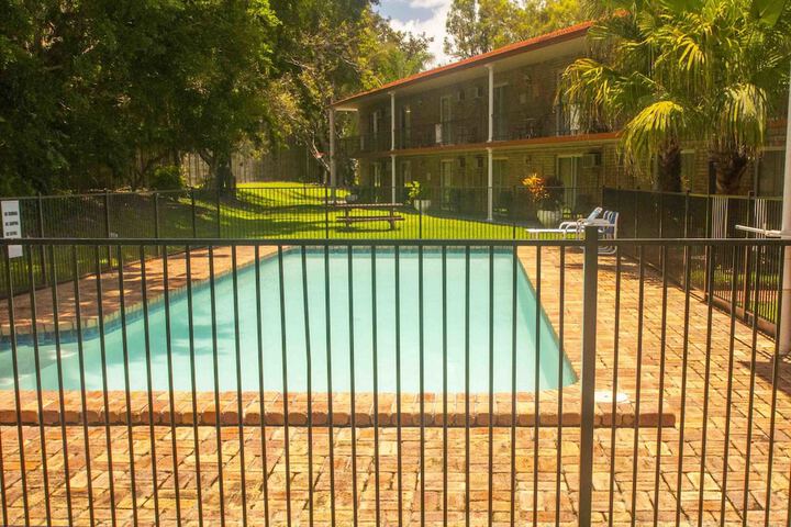 Pool Hotel