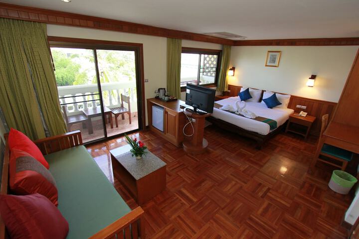 Room 10 of 35