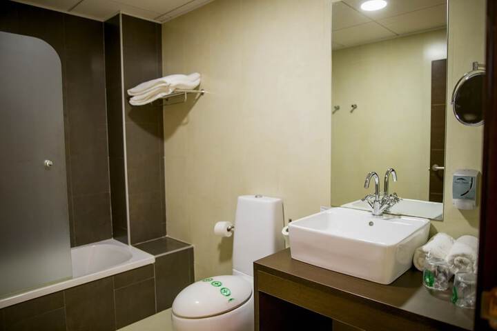 Room 34 of 75