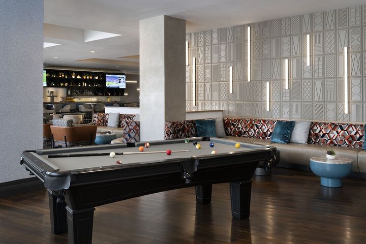 Lobby lounge
