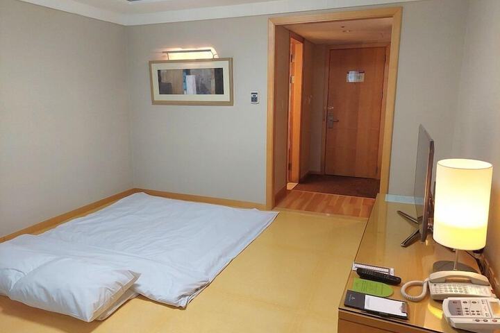 Room 23 of 61
