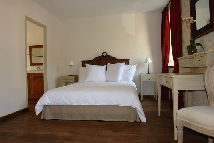 Room 3 of 63