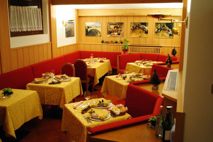 Dining Photos