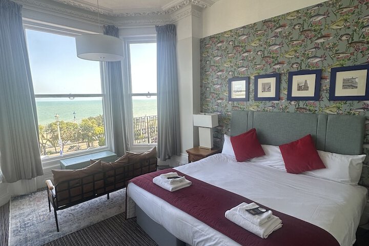 Room 13 of 65