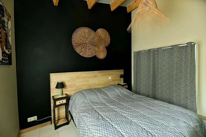 Room 6 of 97