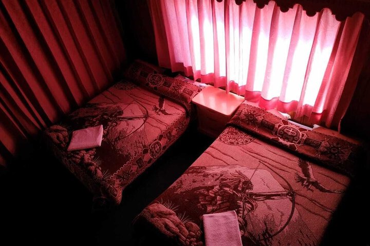 Room 13 of 21