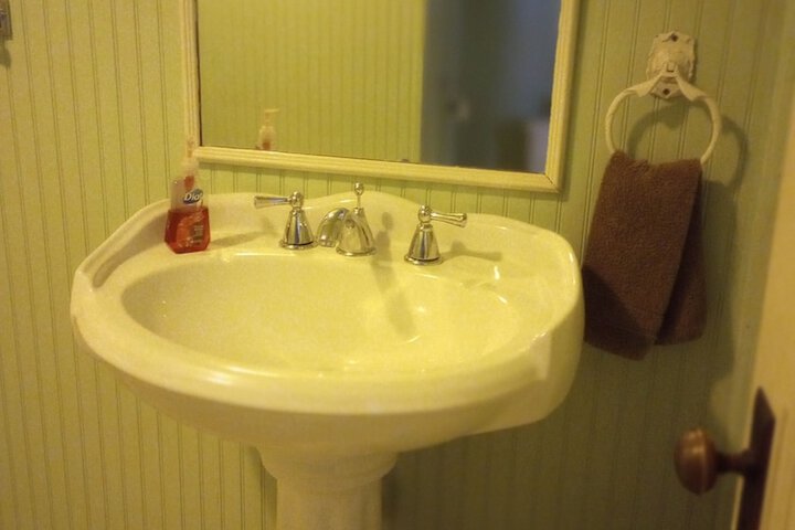 Room 52 of 108