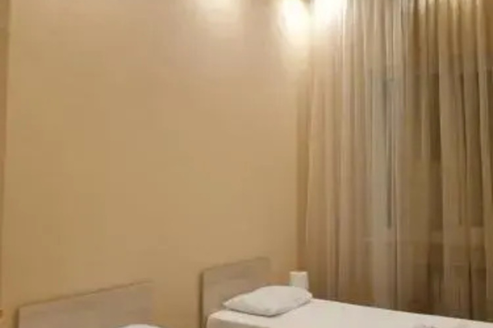 Room 7 of 9