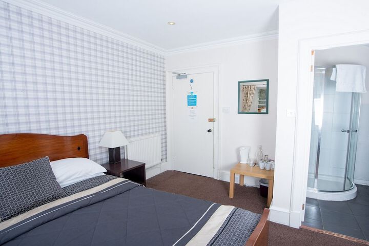 Room 2 of 16