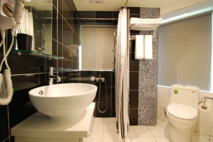 Room 16 of 25