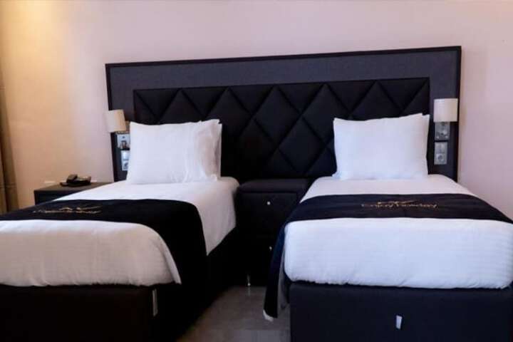 Room 13 of 21