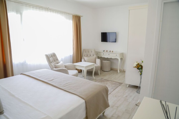 Room 7 of 24