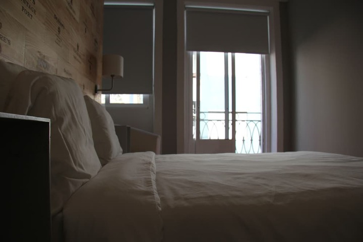 Room 9 of 79