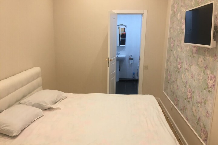 Room 18 of 37