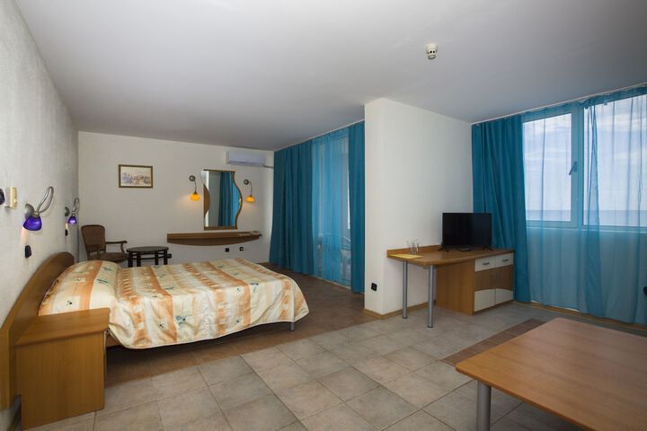 Room 15 of 91