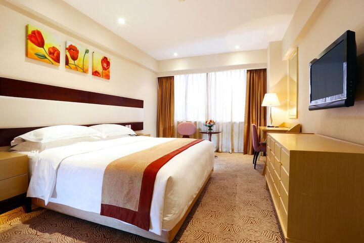 Room 15 of 38