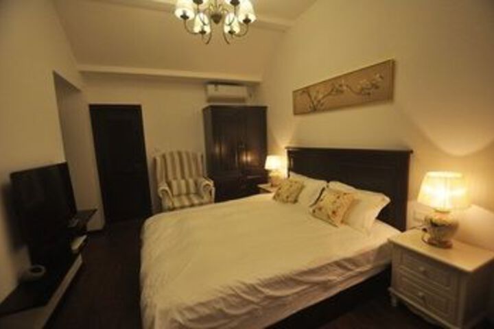 Room 70 of 153