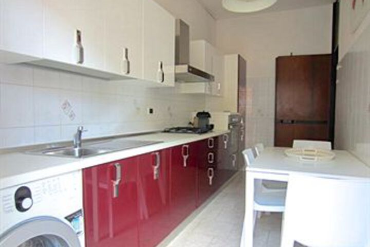 Room 9 of 14