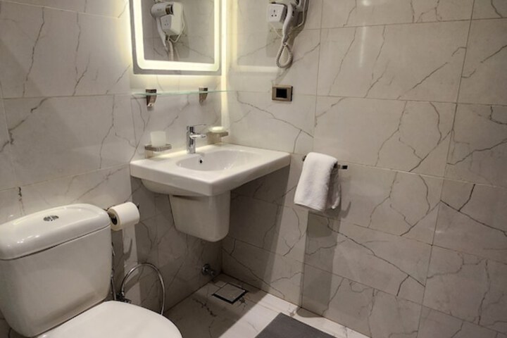 Room 94 of 107