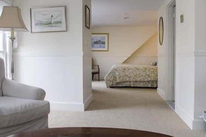 Room 17 of 27