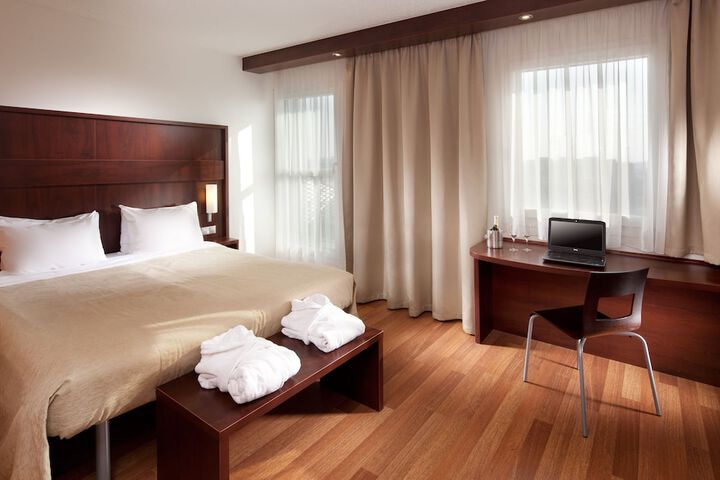 Room 8 of 44