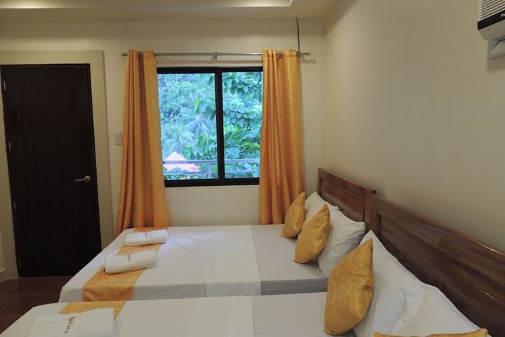 Room 12 of 26