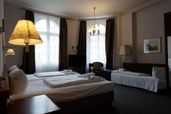 Room 25 of 69