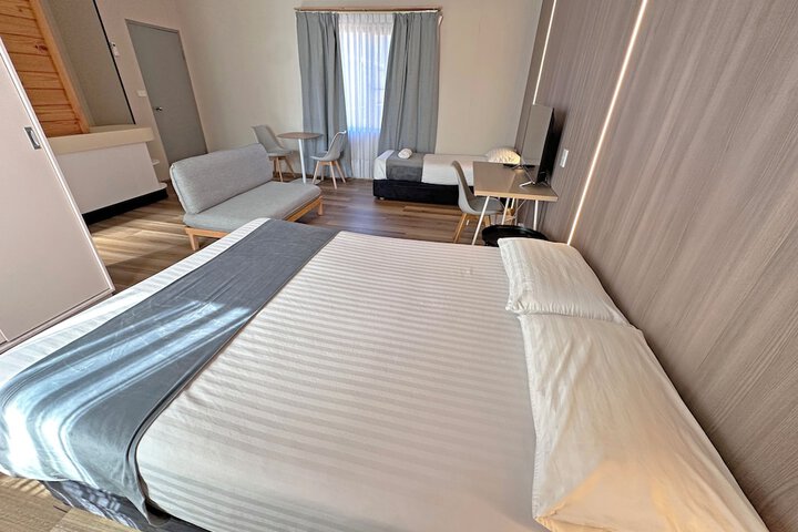 Room 6 of 49